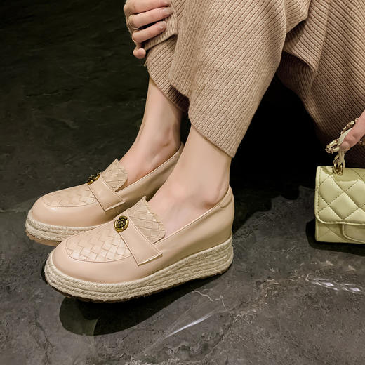 【预售5天】牛皮版~秋季高跟厚底内增高单鞋女浅口一脚蹬草编乐福鞋山茶花增高松糕鞋ZMXY&ZM2534 商品图0