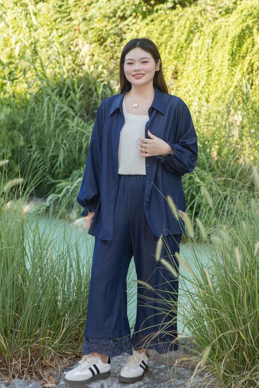 本周发货，深蓝显瘦色【仿牛仔衬衫】垂顺、挺括！尖头翻领衬衫领，面料垂顺柔软，厚度适中，微弹，中长款，正码正拍，69%聚酯纤维25.7%粘纤5.3%氨纶 商品图2