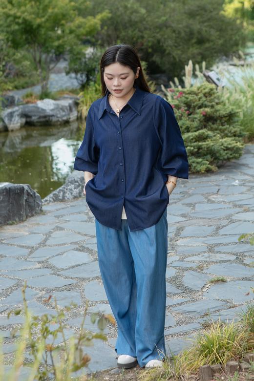 本周发货，深蓝显瘦色【仿牛仔衬衫】垂顺、挺括！尖头翻领衬衫领，面料垂顺柔软，厚度适中，微弹，中长款，正码正拍，69%聚酯纤维25.7%粘纤5.3%氨纶 商品图3