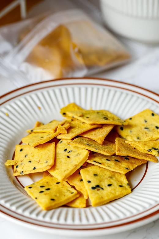 朴食有方地瓜小酥，用“非油炸、纯薯芯、低温慢烤”三大革新，打破传统地瓜片的油腻宿命！ 商品图4