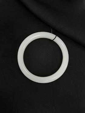 【于田产和田玉95料羊脂手镯】54圈口，33克，出证书，发货1~5天，48小时鉴赏期