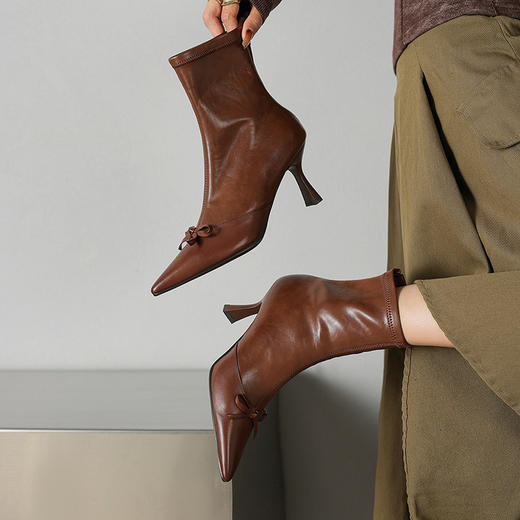 【预售5天】法式棕色蝴蝶结高跟短靴尖头弹力靴秋冬显瘦气质瘦瘦靴子WC&M3496 商品图4