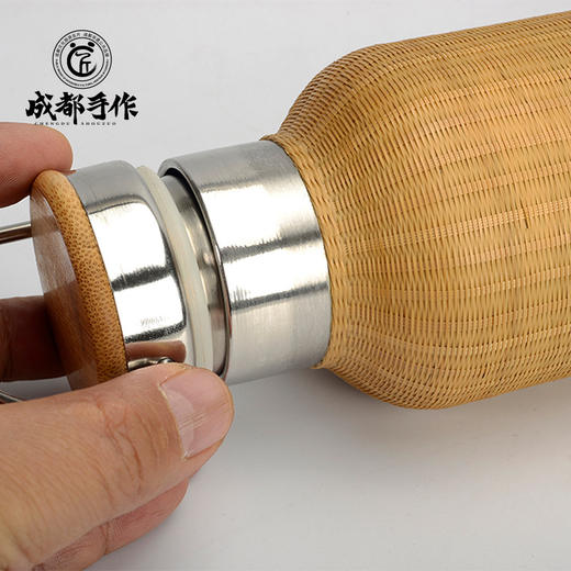 【瓷胎竹编保温杯】成都手作非遗竹编保温杯 食品级不锈钢保温保冷壶 大容量户外便携水壶 运动水杯 多规格可选 旅行便携 【非遗技艺】【匠心手作】【手工编织】 商品图4