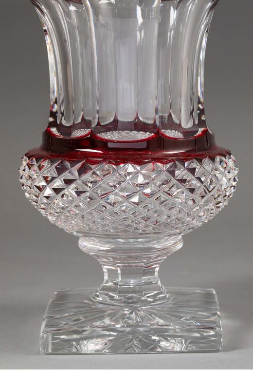 【已售】独角鹿西洋古董法国著名水晶工坊圣路易出品Versaille款美第奇樽造型红色水晶精雕古董花瓶 商品图3