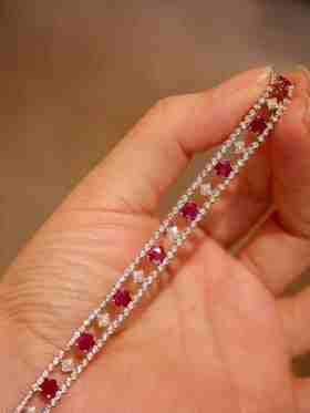 3克拉刻面红宝石手链