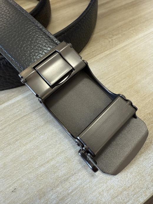 汤M自动扣荔枝纹牛皮皮带 商品图12