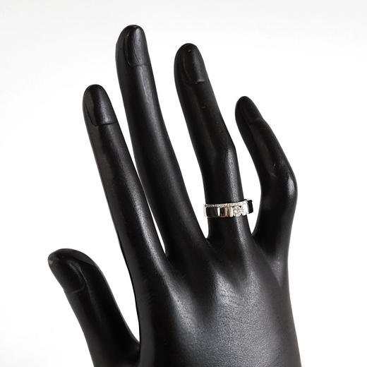 【天然正品】AU750白金简约时尚宽版0.174克拉钻石戒指300825NJS44 现售价：3180 商品图9