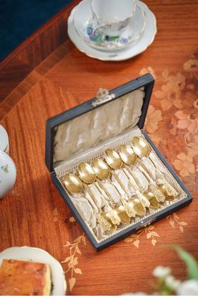 独角鹿西洋古董德国出品洛可可风格涡卷藤蔓纹黄铜镀金精雕摩卡勺餐具套件