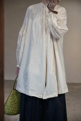 CASEY/CASEY 米色圆领纸感薄长款衬衫