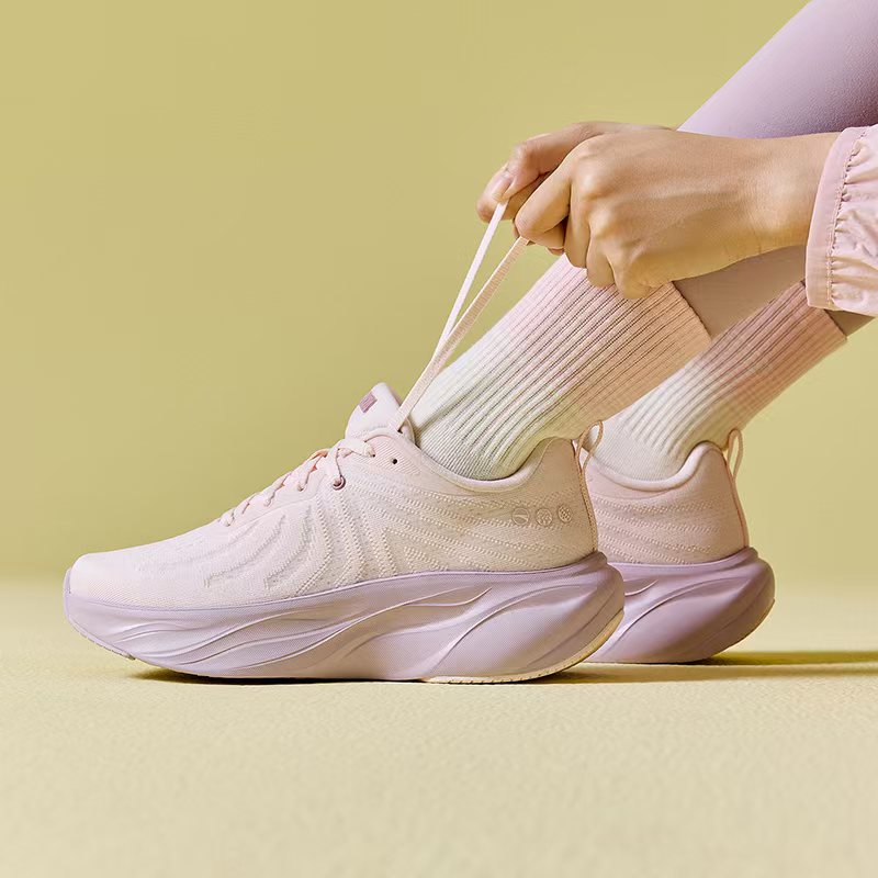 安踏叶子| 轻质厚底女子夏季软底缓震慢跑运动鞋122535515