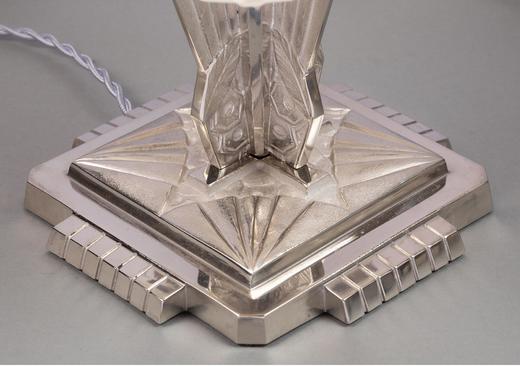 独角鹿西洋古董法国顶级水晶工坊莱俪LALIQUE设计出品镀镍青铜灯柱装饰「Dahlias 大丽花」主题乳色灯罩水晶古董台灯艺术摆件 商品图5