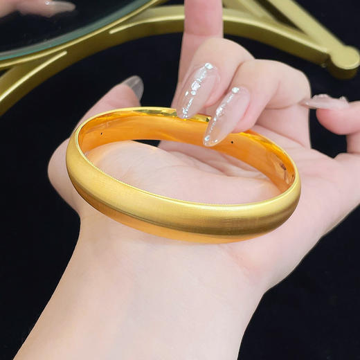 【限时克减150元】足金 无氰5D硬金固口丝绒泥鳅背手镯（面宽约11-12mm）(AR5DSZ00077-1)预售产品下单后不退款不退货不换货不补差价 商品图3