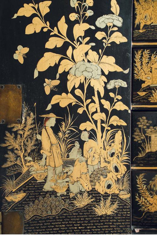 【已售】独角鹿西洋古董国清代东方花叶龙纹装饰园邸人物主题黑漆描金双开门收纳柜古董家具 商品图6