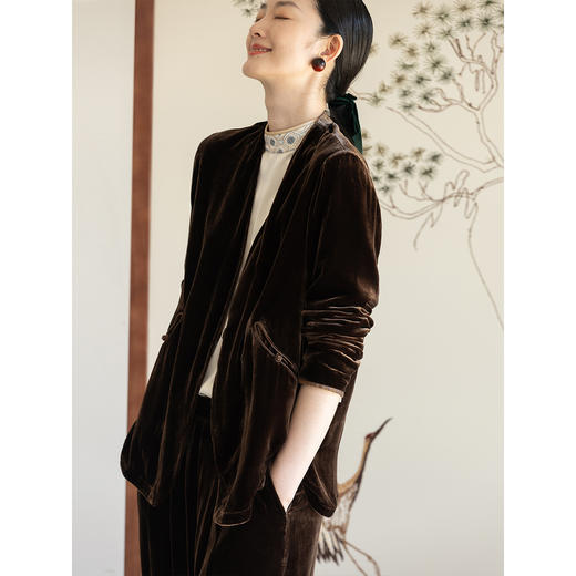 牧衣游原创 丝绒净色短外套素雅东方简约高级百搭中式风开衫 湖畔 商品图3