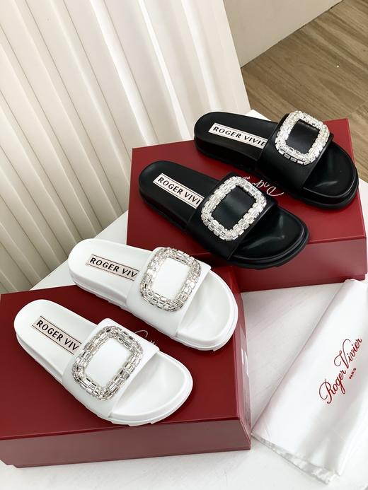 R*v 2025春夏新款 时尚钻扣系列拖鞋 商品图0