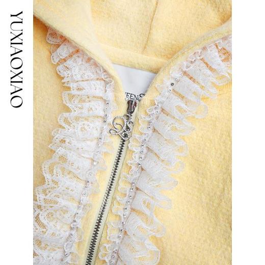 余潇潇【日光童话】抗起球时髦减龄重工花边连帽外套&休闲裤套装 商品图2