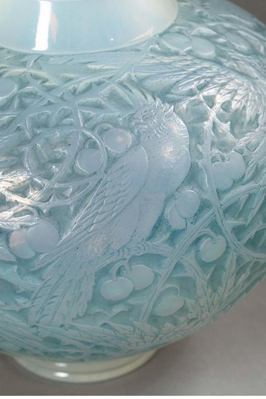 独角鹿西洋古董法国顶级水晶工坊莱俪LALIQUE设计出品「Aras 南美鹦鹉」主题淡蓝色欧泊水晶花瓶 商品图4