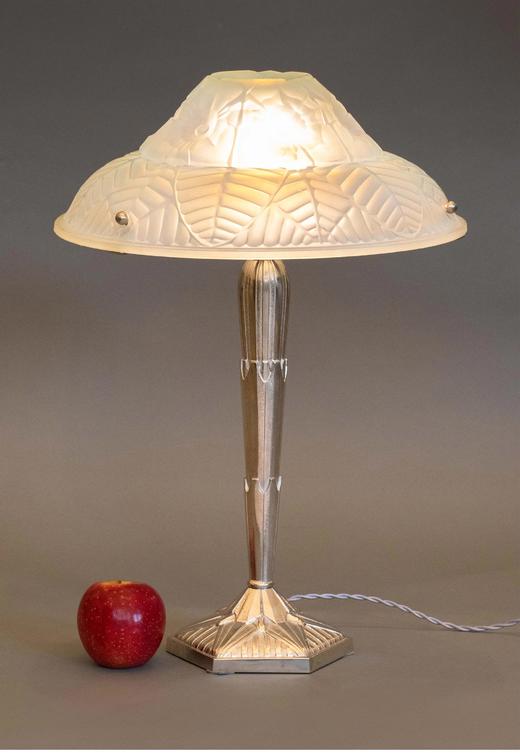 独角鹿西洋古董法国著名灯具品牌Ranc Frères出品装饰艺术风格镀镍青铜灯柱装饰花叶纹乳色灯罩水晶古董台灯艺术摆件 商品图1