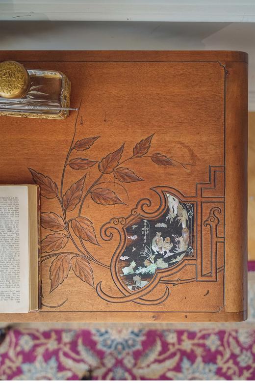 独角鹿西洋古董法国出品东方风格螺钿镶嵌多层古董桌子 商品图3