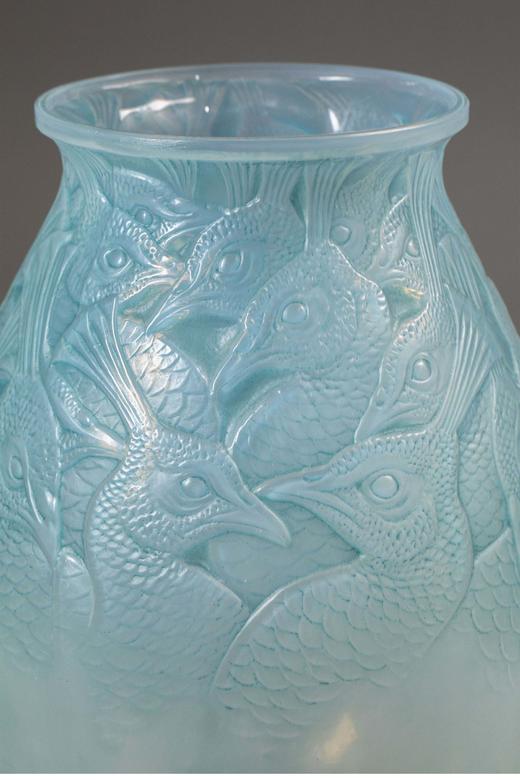 独角鹿西洋古董法国顶级水晶工坊莱俪LALIQUE设计出品「Borromée 孔雀」主题淡蓝色欧泊水晶古董花瓶艺术摆件 商品图3