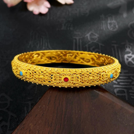 【限时克减150元】足金999.9 #低温珐琅 #复古风 古法镂空花丝蝴蝶结大皇后固口手镯（面宽约8.9-9.3mm）(ANWGFSZ00900-1)预售产品下单后不退款不退货不换货不补差价 商品图0