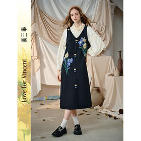 两三事梵高文艺花间梦影2025秋新款森系花朵图案毛织背带裙连衣裙