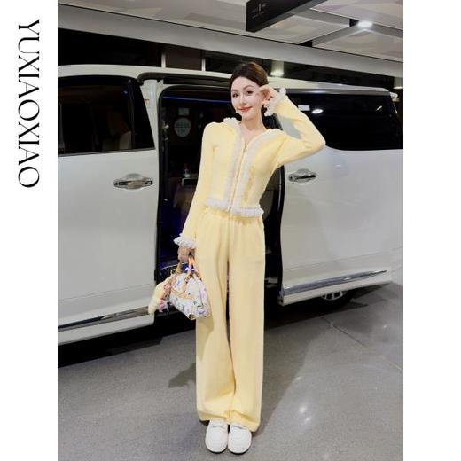 余潇潇【日光童话】抗起球时髦减龄重工花边连帽外套&休闲裤套装 商品图0