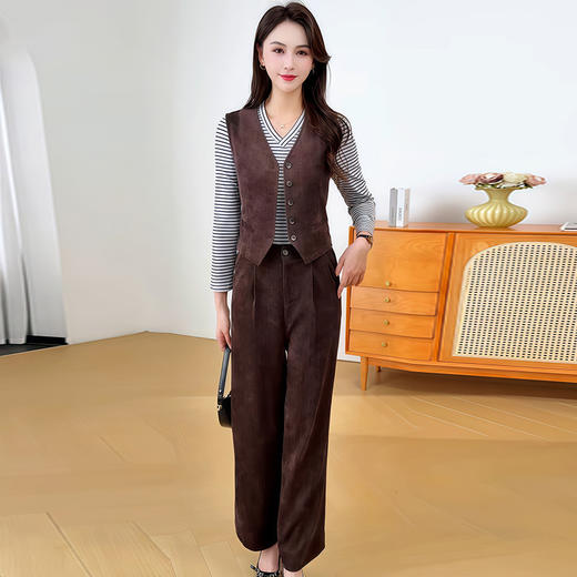 QYMXYKL-26803-Y时尚套装女春秋季2025年新款马甲+长袖条纹衫+直筒长裤三件套 商品图1