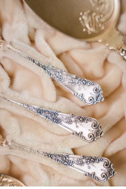 【已售】古董餐具 德国出品卷叶花卉纹银镀金精雕冰淇淋勺餐具套件 带原盒 商品图4