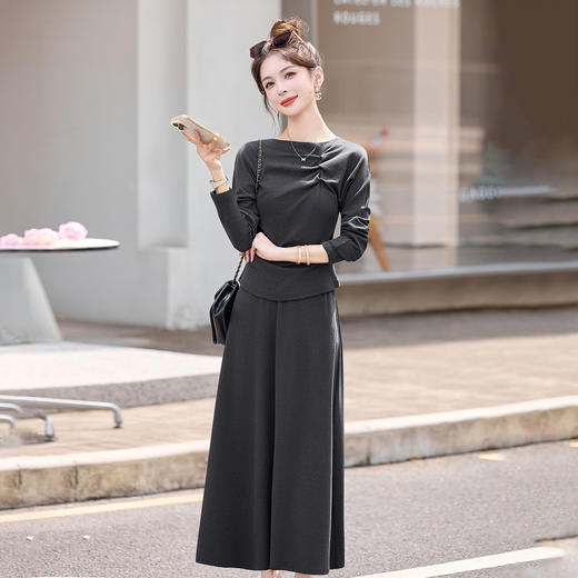 HR SNX3186简洁领型气质减龄凸显女人味两件套裙 商品图2