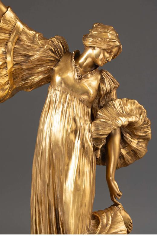 独角鹿西洋古董法国雕塑艺术家A.Léonard签名创作Susse Freres工坊出品飘带舞者系列缟玛瑙底座青铜鎏金古董雕塑艺术摆件 商品图3
