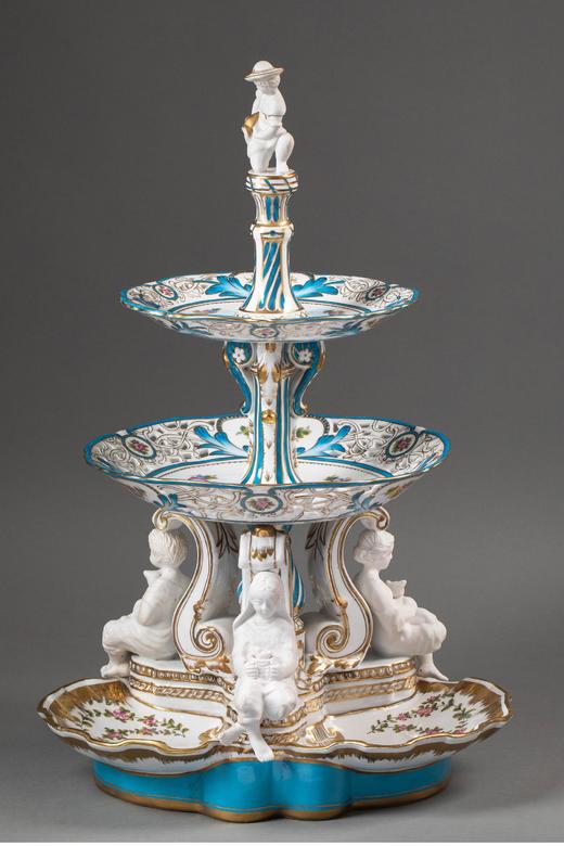 独角鹿西洋古董法国孩童人物造型素胎瓷雕装饰古典花叶主题手绘描金多层瓷盘古董摆件一对 商品图2