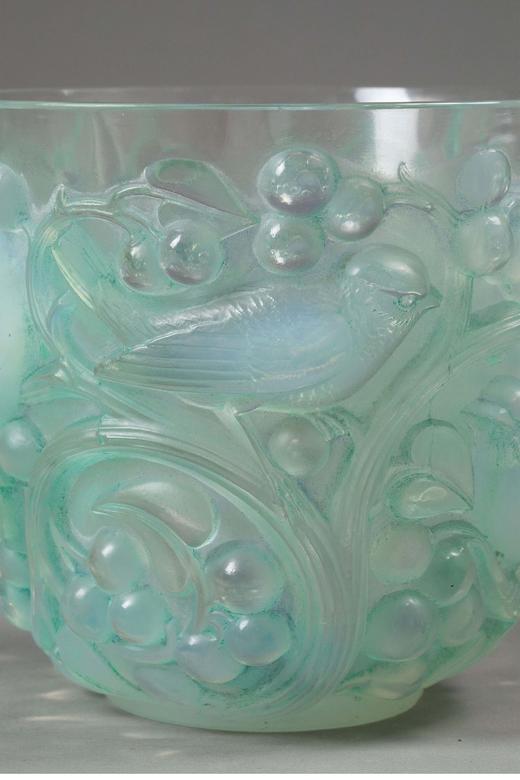 独角鹿西洋古董 法国顶级水晶工坊莱俪LALIQUE设计出品「Avallon 阿瓦隆」主题淡绿色欧泊水晶花瓶艺术摆件 商品图2