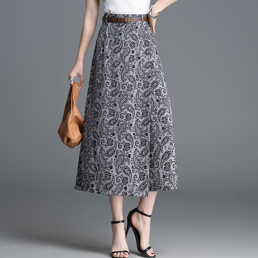 YQM-8832洋气百搭腰果花阔腿裤裙裤女2025秋季新款高腰垂感显瘦减龄休闲裤 商品图1