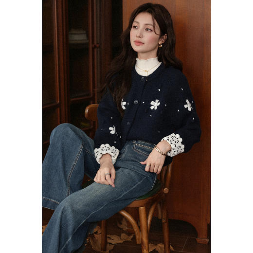 鹿向南「霓甜巴黎」蓝色宽松微喇牛仔裤初秋修身显瘦阔腿长裤女款 商品图4