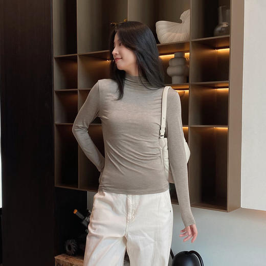 ¹日本代工厂【男姐同款】柔润小奶皮半高领打底衫 舒适又百搭  亲肤软糯 轻薄保暖 CF01-CRMM-BSPK 商品图3