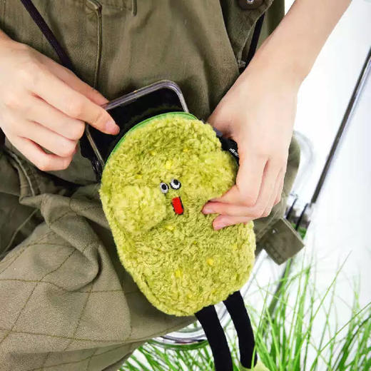 logaloga狗狗祟祟毛绒手机包 商品图0