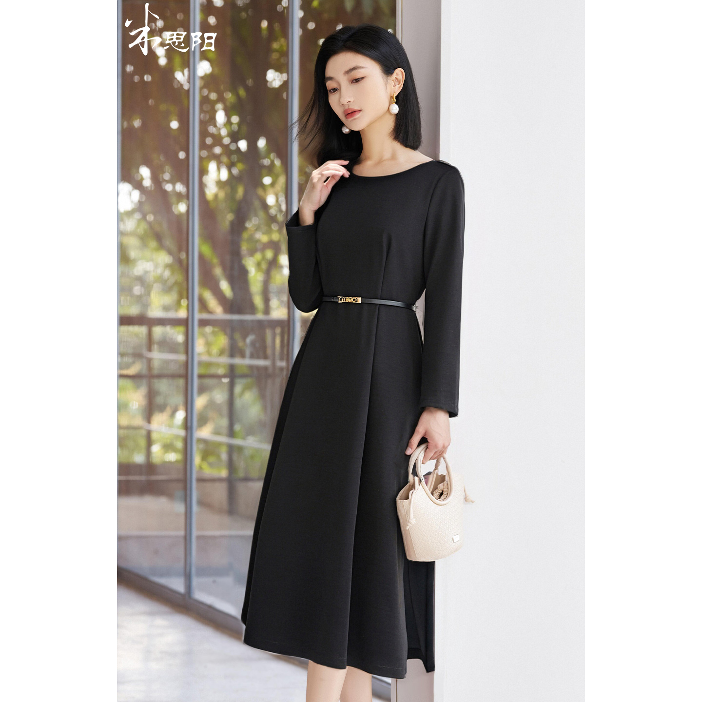 剩S 米思阳2026春季新款气质极简风优雅连衣裙轻礼服赫本风小黑裙女4336