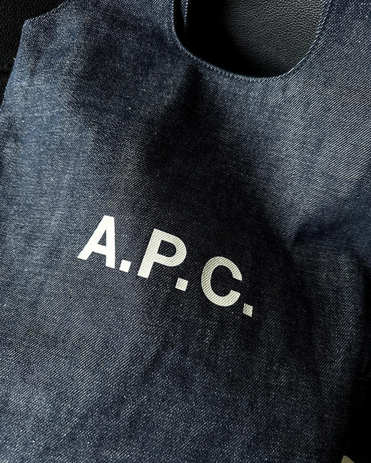 现货 THS-无  APC家 源尾必入 丹宁牛仔外套QF093+简约通勤牛仔包 CQ1414 棒球帽 CN211 商品图10