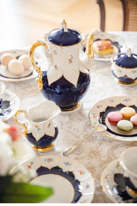 【已售】独角鹿西洋古董德国著名瓷窑梅森Meissen蓝釉描金修饰B-Form款多花竞艳主题五人下午茶瓷器套件古董瓷器 商品图2