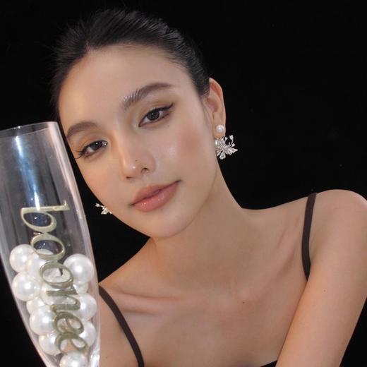 唯美浪漫精致蝴蝶气质珍珠耳钉 商品图1