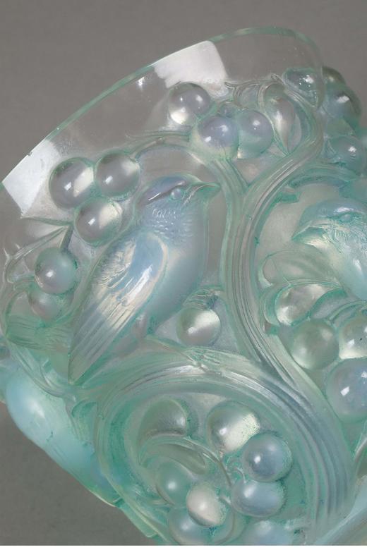 独角鹿西洋古董 法国顶级水晶工坊莱俪LALIQUE设计出品「Avallon 阿瓦隆」主题淡绿色欧泊水晶花瓶艺术摆件 商品图4