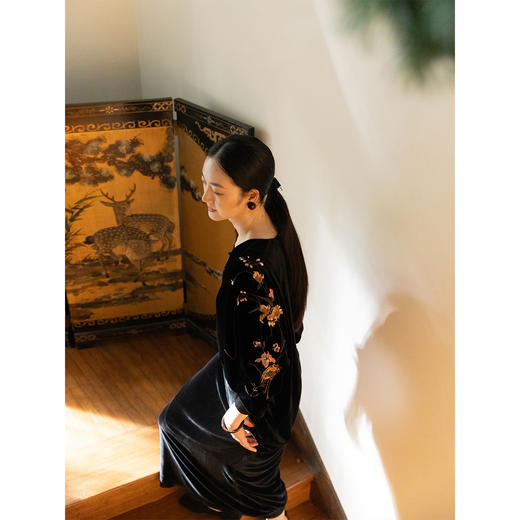 牧衣游原创 丝绒精工手绣套头衫宽松复古东方新中式短外套 浮光 商品图1