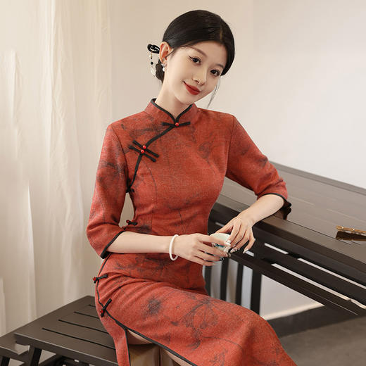 SC17345橘红国风中式长款改良旗袍新款年轻款女复古修身中长袖气质春秋装 商品图4