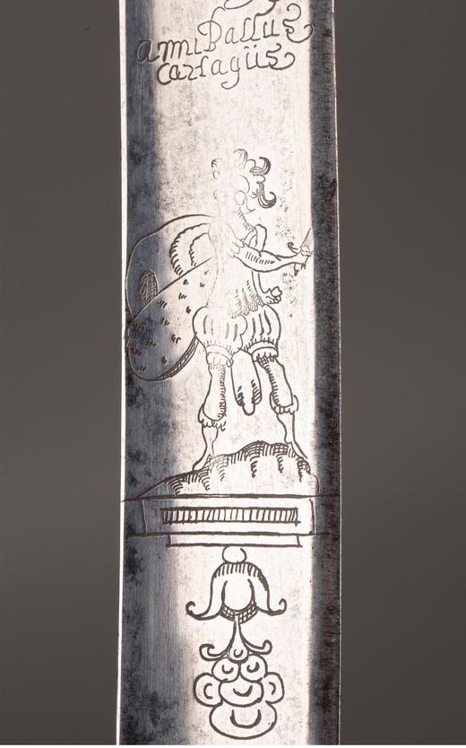 独角鹿西洋古董英国出品皮革刀鞘古典怪面主题纯银精雕刀柄装饰人物及铭文蚀刻钢制刀刃狩猎弯刀[未开刃] 商品图3