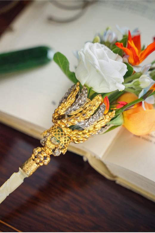 独角鹿西洋古董1850-1880年代法国出品麦穗主题铜鎏金精雕母贝手柄捧花棒 商品图3