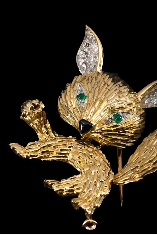 独角鹿西洋古董 法国顶级珠宝世家宝诗龙Boucheron出品18K黄金镶嵌祖母绿钻石及珐琅小狐狸造型古董胸针 商品图4