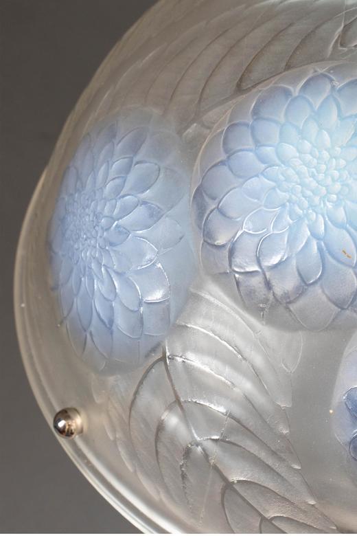 独角鹿西洋古董法国顶级水晶工坊莱俪LALIQUE设计出品镀镍青铜灯柱装饰「Dahlias 大丽花」主题乳色灯罩水晶古董台灯艺术摆件 商品图2