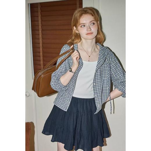 【早秋新款蓝色格纹休闲连帽衬衫】精选亲肤面料，柔软又顺滑，贴身穿非常舒服 微短款廓形，优化头肩比+拉长下身比例一箭双雕 商品图1