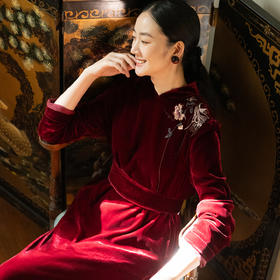 牧衣游原创 丝绒手工刺绣连衣裙女秋季红色宽松中式改良旗袍 苍陌